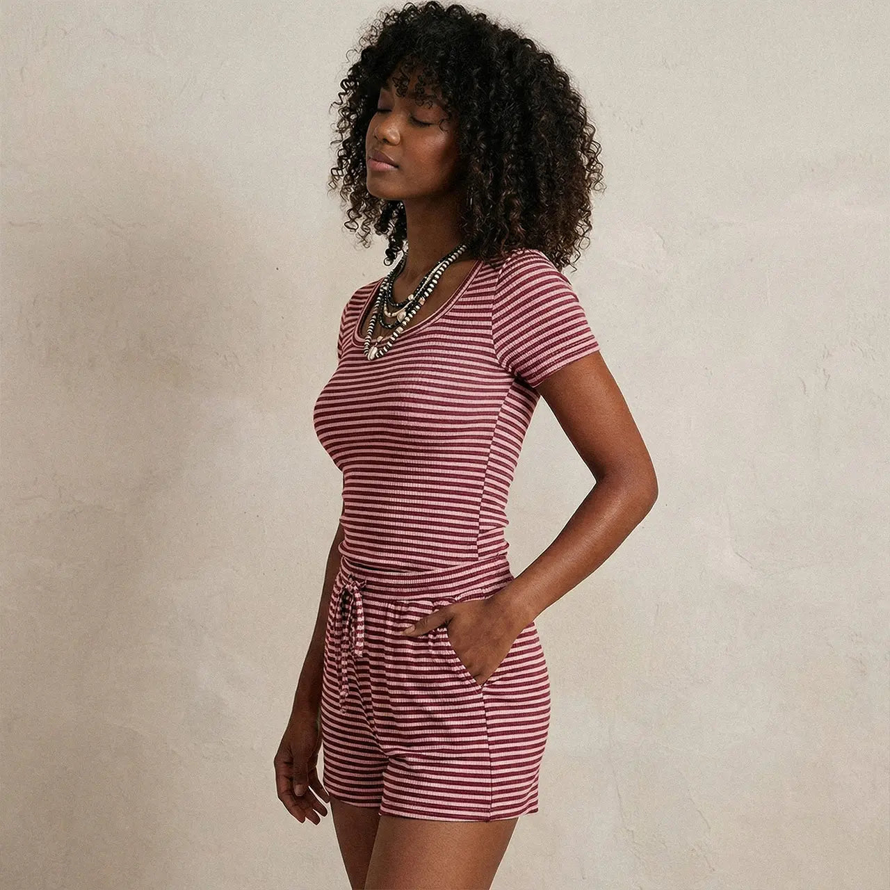 Trendy Queen Women'S 2 Piece Ribbed Striped Set Short Sleeve Scoop Neck Top and Matching Shorts Summer Lounge Wear Casual Shortsleeve